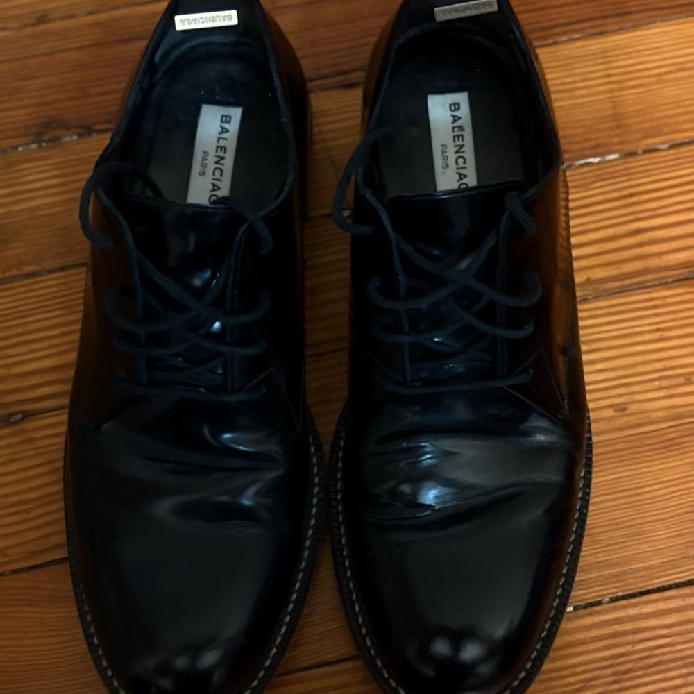 ★ Balenciaga Men's Glossy Black Oxfords ★